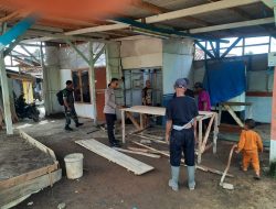 Bhabinkamtibmas Desa mekarsari Melaksanakan Giat Sambang Dan Silaturahmi Kepada Warga masyarakat.