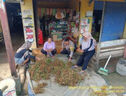 Bripka Agus Sukmana Bktm Desa Sukamukti melaksanakan sambang/silatrahmi Kamtibmas dan dumas keliling dalam rangka Quick Wins PRESISI di wilayah Kec. Tanjungmedar