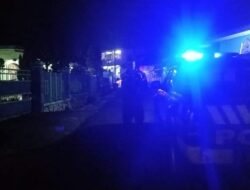 Patroli Malam Hari, Anggota Samapta Polsek Sukasari Polres Sumedang Berikan Himbauan Kepada Warga Masyarakat