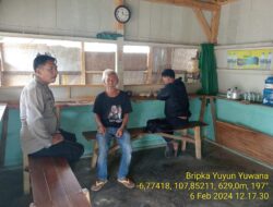 Aiptu Aceng,SH Bersama Bripka Yuyun Yuwana melaksanakan sambang/silatrahmi kamtibmas