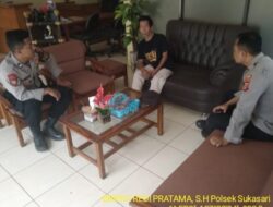 Patroli Jalan Kaki Polsek Sukasari, Guna Cegah Tindak Kriminal Dan Berikan Rasa Nyaman Kepada Masyarakat.