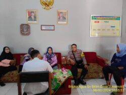 Bripka Agus Sukmana Bbktm Desa Sukamukti melaksanakan sambang/silatrahmi Kamtibmas dan dumas keliling dalam rangka Quick Wins PRESISI di wilayah Kec. Tanjungmedar