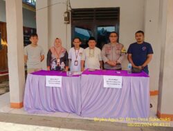 Bhabinkamtibmas Desa Sukamukti melaksanakan Kegiatan Pengamanan Logistik Pemilu 2024 di Gudang PPK Kecamatan Tanjungmedar Kabupaten Sumedang