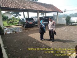 Patroli Jalan Kaki Polsek Sukasari, Guna Cegah Tindak Kriminal Dan Berikan Rasa Nyaman Kepada Masyarakat.
