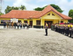 Muspika Babelan Gelar Apel Pasukan Pengamanan TPS Di Halaman Kantor Kecamatan Babelan
