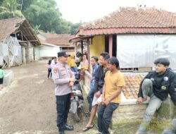 ANGGOTA UNIT SAMAPTA LAKSANAKAN PATROLI KRYD SIANG HARI DI WILAYAH KECAMATAN SUKASARI