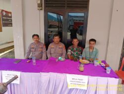 Polsek Tanjungmedar Polres Sumedang melaksanakan Pengamanan Logistik Pemilu 2024 di Gudang PPK Tanjungmedar