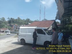 Unit Samapta Polsek Tanjungmedar Polres Sumedang Polda Jabar Tingkatkan Keamanan dengan Patroli Jalan Kaki
