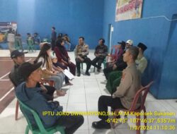 Polsek Sukasari melaksanakan kegiatan Jumat Curhat dalam rangka Program Quick Wins Presisi di Gor Desa Mekarsari Kec Sukasari Kabupaten Sumedang