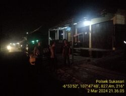 JAGA SITUASI KAMTIBMAS, ANGGOTA POLSEK SUKASARI RUTIN LAKSANAKAN PATROLI KRYD BLUE LIGHT / MALAM HARI DI WILAYAH KECAMATAN SUKASARI KABUPATEN SUMEDANG