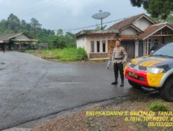 Untuk mencegah terjadinya gangguan kamtibmas, Polsek Tanjungmedar Polres Sumedang melaksanakan KRYD patroli siang hari