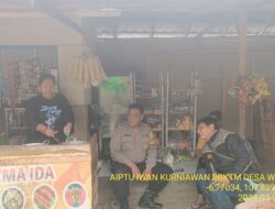 Aiptu Iwan Kurniawan bersama Bripda Farizal WM melaksanakan sambang/silatrahmi Kamtibmas dan dumas keliling dalam rangka BEYOND TRUST PRESISI di wilayah Kec. Tanjungmedar