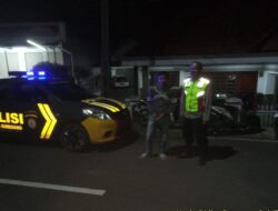 Meminimalisir Terjadinya tindak Kriminalitas pada Malam hari, Polsek Tomo laksanakan Patroli “Blue Light