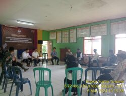 Bripka Yuyun Yuwana melaksanakan giat monitoring pembahasan PAD Desa Kamal Kec Tanjungmedar Kab. Sumedang