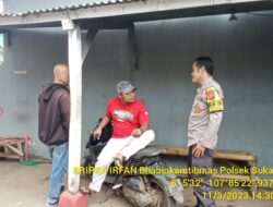 Bhabinkamtibmas Desa Sukarapih Melaksanakan Giat Sambang Dan Silaturahmi Kepada Warga masyarakat.