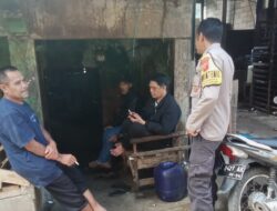 Bhabinkamtibmas Desa Sukarapih Melaksanakan Giat Sambang Dan Silaturahmi Kepada Warga masyarakat.
