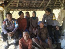 Bhabinkamtibmas Polsek Conggeang Sambangi Petani di Desa Cacaban
