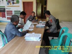 Bhabinkamtibmas melaksanakan sambang/silatrahmi Kamtibmas dan dumas keliling dalam rangka BEYOND TRUST PRESISI di wilayah Kec. Tanjungmedar