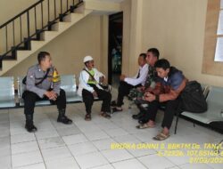 Untuk menjaga Sinergitas TNI/POLRI Bhabinkamtibmas Polsek Tanjungmedar Polres Sumedang Polda Jabar laksnakan sambang