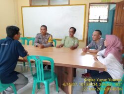 Bripka Yuyun Yuwana melaksanakan sambang/silatrahmi kamtibmas