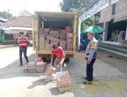 Piket Polsek Tanjungmedar Polres Sumedang Polda Jabar Tingkatkan Keamanan dengan Patroli Jalan Kaki”
