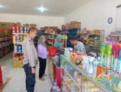 Bktm Desa Cikaramas melaksanakan sambang/silatrahmi Kamtibmas dan dumas keliling dalam rangka BEYOND TRUST PRESISI di wilayah Kec. Tanjungmedar