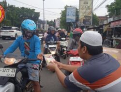 ABK , Anak Berkebutuhan Khusus Bagi-bagi Takjil