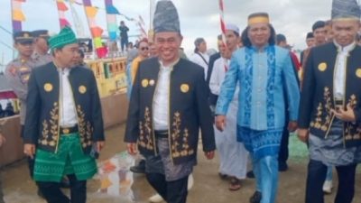 Bupati Tanah Bumbu Puncak Pesta Pantai Mappanre Ri Tasie Ucapan Rasa Syukur.