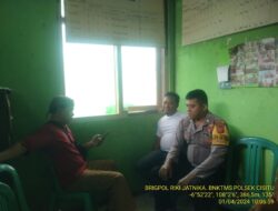 JAGA SINERGITAS, BHABINKAMTIBMAS SAMBANGI KANTOR KEPALA DESA
