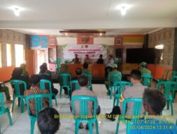 Kapolsek Sukasari IPTU JOKO DWI HARYONO.S.H.M.M beserta Bhabinkamtibmas Desa Sukarapih Melaksanakan Giat Sambang Dan Silaturahmi