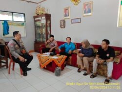 Bripka Agus Sukmana bersama Bripka Veri Vernando melaksanakan sambang/silatrahmi kamtibmas