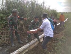 Anggota Koramil 1009/Tomo Kodim 0610/Sumedang bersama PPL , Anggota Kelompok Tani Gumilang dan Kelompok Tani Tunas Harapan