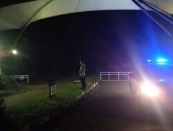 Patroli Malam Hari, Anggota Polsek Sukasari Polres Sumedang Berikan Rasa Aman Kepada Warga Masyarakat