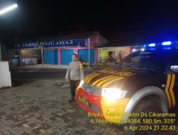 Antisipasi gangguan kamtibmas, Piket Polsek Tanjungmedar Polres Sumedang Polda Jabar melaksanakan Patroli Blue light