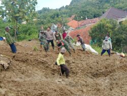 Kegiatan KARYA BAKTI TNI Koramil 1009/Tomo DPP Kapten INF Wawan Rahmat Sanjaya.