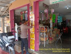 Kegiatan Pemsangan Brosur dan Sosialisasi Penerimaan Bintara dan Tamtama Polri serta himbauan Kamtibmas kepada warga masyarakat