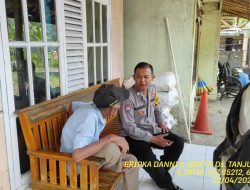 Bripka Dani Santika Bhabinkamtibmas Polsek Tanjungmedar Polres Sumedang sambang/silatrahmi kamtibmas
