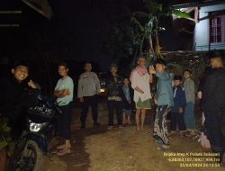 Anggota Unit Samapta Polsek Sukasari Rutin Laksanakan Patroli KRYD Blue Light / Malam hari di Wilayah Kecamatan Sukasari Kabupaten Sumedang