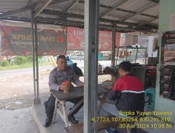 Aiptu Nana Sujana Bersama Bripka Yuyun Yuwana melaksanakan sambang/silatrahmi kamtibmas