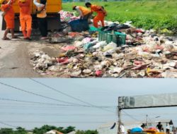 Tak Kenal Libur Petugas UPTD 1 Kebersihan Bersihkan Sampah Yang Menumpuk di Pinggir Jalan Raya Summarecon