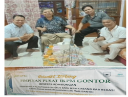 KH Kamaluddin Qizwiny LC ketua IKPM Gontor Kab. Bekasi mendukung Ulung Purnama Bakal Calon Bupati Bekasi 2024-2029