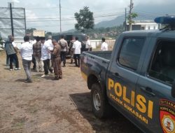 KAPOLSEK SUKASARI BESERTA ANGGOTA SAMAPTA POLSEK SUKASARI MELAKSANAKAN PATROLI SIANG HARI KE TEMPAT TEMPAT RAWAN GANGGUAN KAMTIBMAS DI WILAYAH KECAMATAN SUKASARI