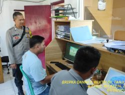 Bripka Dani Santika Bhabinkamtibmas Polsek Tanjungmedar Polres Sumedang sambang/silatrahmi kamtibmas