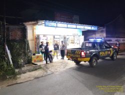 Anggota Unit Samapta Polsek Sukasari Rutin Laksanakan Patroli KRYD Blue Light / Malam hari di Wilayah Kecamatan Sukasari Kabupaten Sumedang