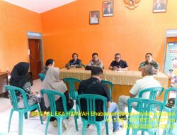 Polsek Sukasari melaksanakan kegiatan Jumat Curhat untuk menampung aspirasi warga dan meningkatkan kinerja Polri sebagai pelindung dan pengayom masyarakat.