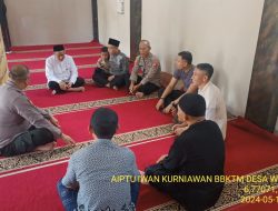 Kapolsek Tanjungmedar IPTU GUNGUN WG melaksanakan Kegiatan Jumat Curhat