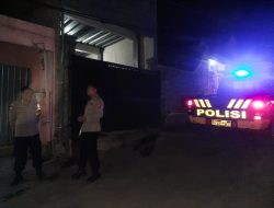 Anggota Unit Samapta Polsek Sukasari Rutin Laksanakan Patroli KRYD Blue Light / Malam hari di Wilayah Kecamatan Sukasari Kabupaten Sumedang
