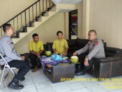Kapolsek Tanjungmedar IPTU GUNGUN WAGIMAN melaksanakan sambang/silatrahmi Kamtibmas dan dumas keliling dalam rangka BEYOND TRUST PRESISI