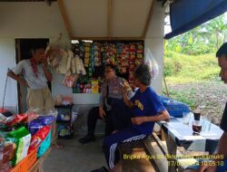 Bripka Agus Sukmana melaksanakan sambang/silatrahmi kamtibmas ke warga masyarakat