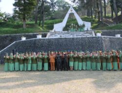 HUT Kodam III/Slw ke-78 tahun 2024 Kodim 0610/Sumedang melaksanakan kegiatan Ziarah dan tabur bunga